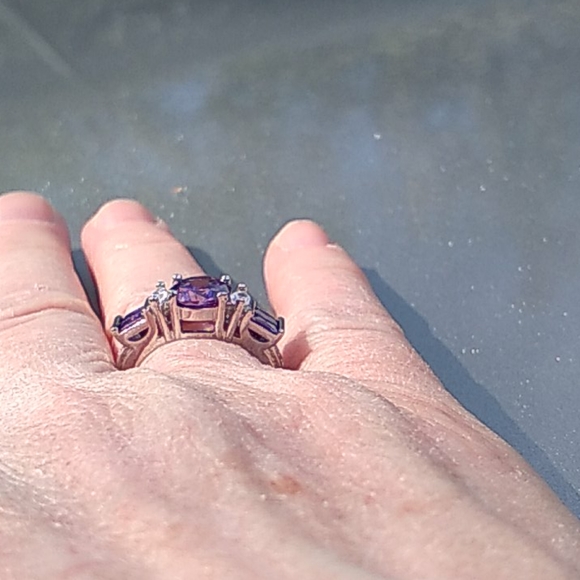 Amethyst and created diamonds ring - Picture 6 of 9
